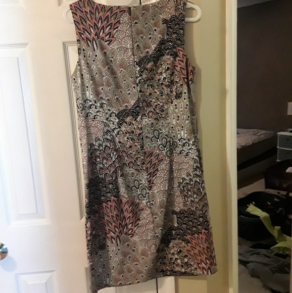 Dress - Picture 3 of 4